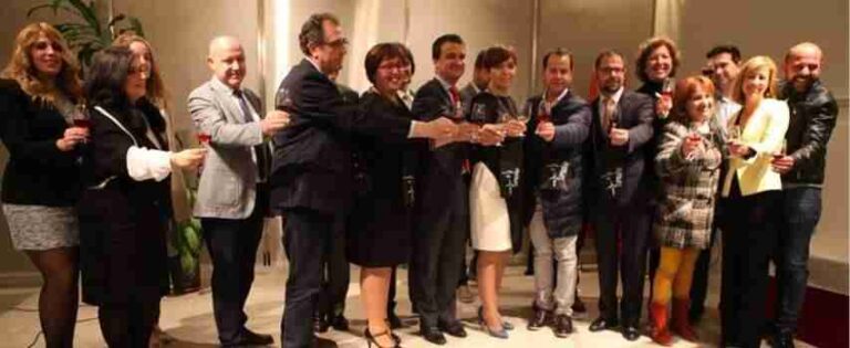 La lluvia no impide la inauguración de la XI Feria de los Sabores