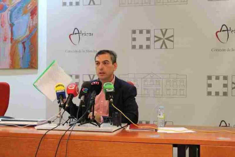 El ayuntamiento liquida a la EATIN de Cinco Casas los impuestos que les corresponden