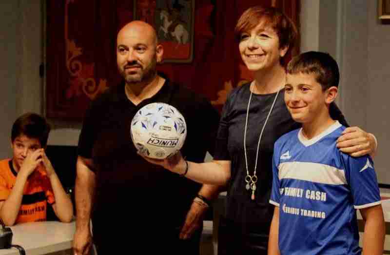 Los alevines de fútbol sala y baloncesto del colegio Santa Clara reciben un reconocimiento a su labor deportiva 2