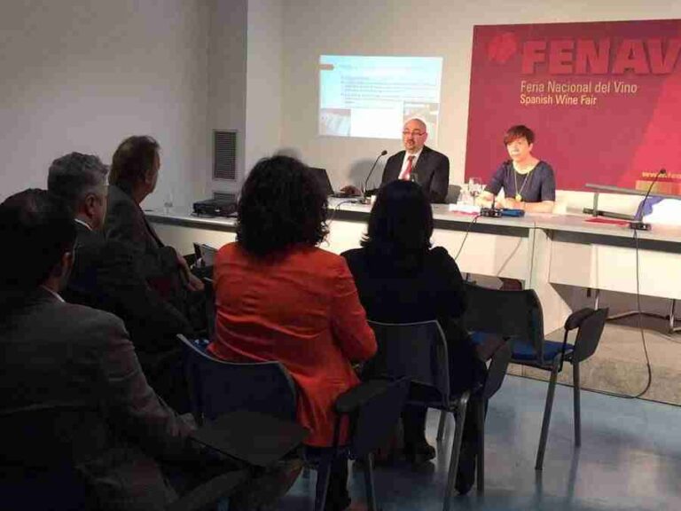 La DO La Mancha y Alcázar de San Juan apuestan por la recuperación de la Ruta del Vino como reclamo turístico