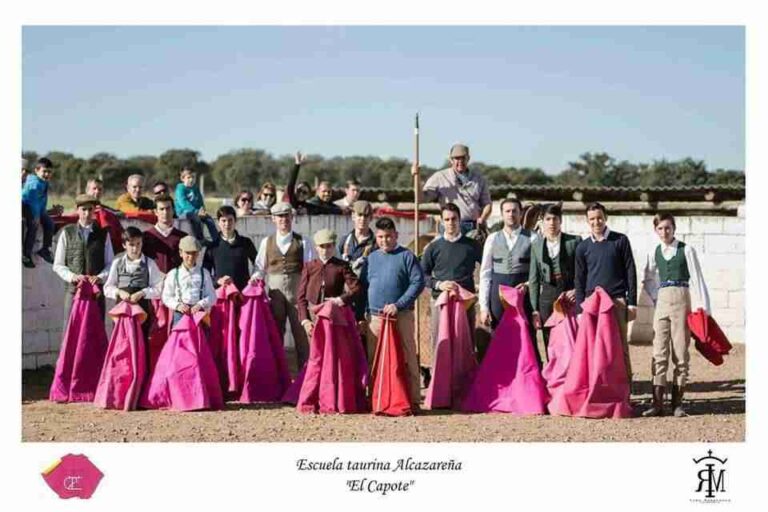 Clase práctica de la Escuela Taurina de Alcázar de San Juan en Llanos del Caudillo