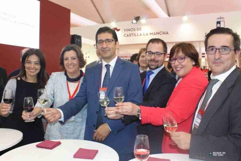 Apuesta por el fomento del vino y la viticultura en las vertientes de comercialización y turística