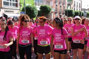 Galería de Fotos. Casi 2000 personas en la III Carrera de la Mujer de Alcázar de San Juan. 3