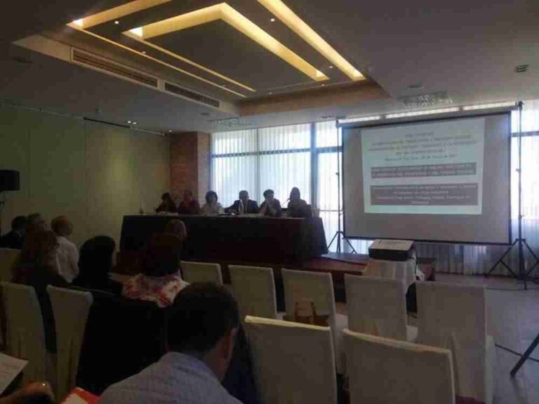 El Ayuntamiento de Chiclana participo en unas jornadas sobre absentismo y abandono escolar en Alcázar de San Juan