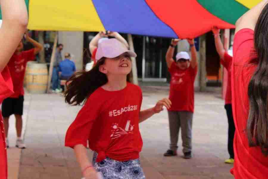 El colegio Juan de Austria saca al alumnado de 4º de Primaria a jugar a la calle 3