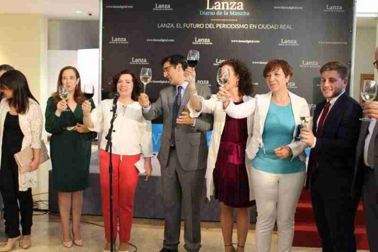 Lanza comienza una nueva etapa apostando por la comunicación digital y un semanario de calidad