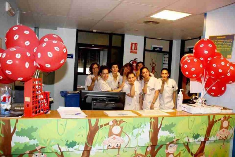 El Hospital Mancha Centro se suma a la campaña de ‘lanzamiento de besos’