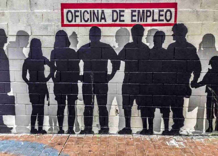 El paro en Alcázar de San Juan desciende la barrera de los 3.000 parados