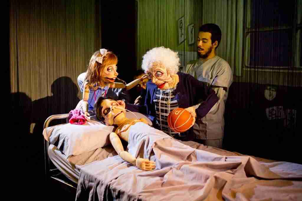 La compañía de títeres Espejo Negro nos descubre la historia de Oscar 1