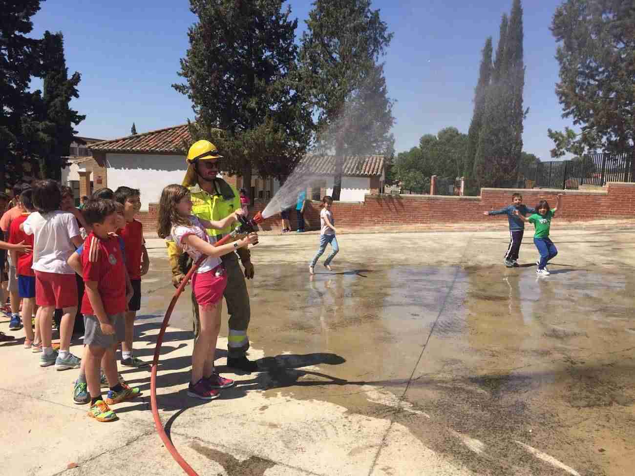Trabajadores del Plan INFOCAM forman a los escolares de la región en la prevención de incendios 2