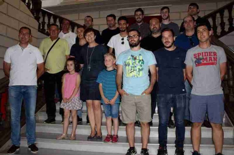 Vídeo del reconocimiento al esfuerzo del Sporting de Alcázar de San Juan y su ascenso