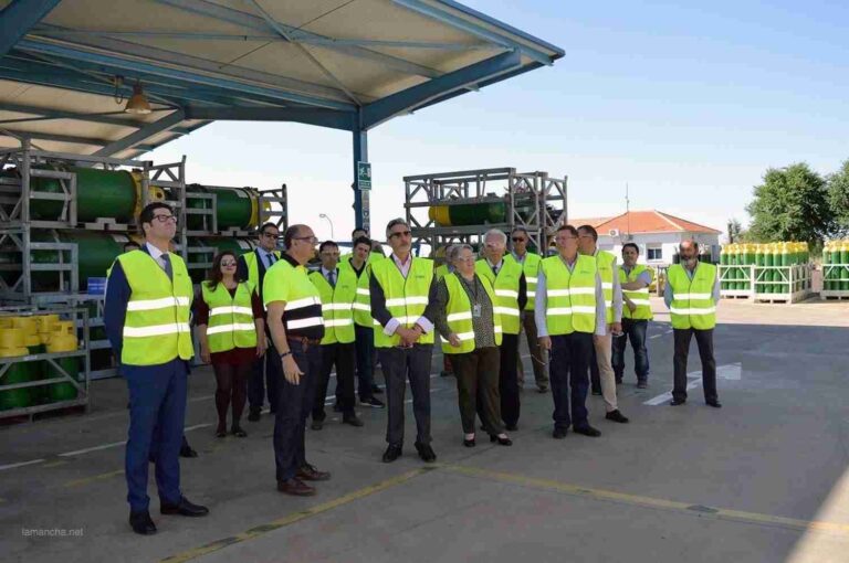 Bodegueros de las DO de vinos de Castilla-La Mancha celebran 120 aniversario de Carburos Metálicos en Valdepeñas