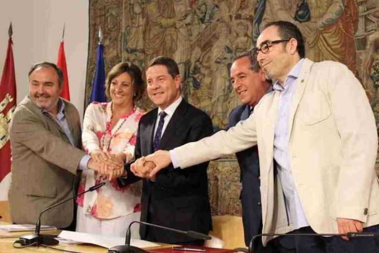 Gobierno regional y agentes sociales firman un nuevo acuerdo de prevención de riesgos y salud laboral
