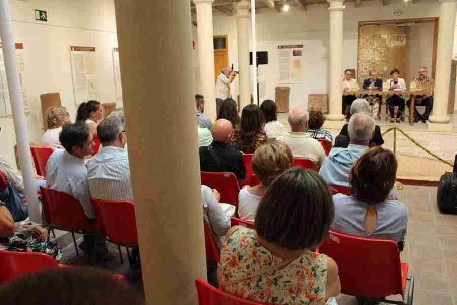 Presentación de la biografía de 'Juan Calderón Espadero' 1 Presentación de la biografía de 'Juan Calderón Espadero' 1