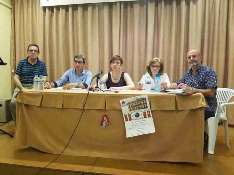 Los representantes de los cuatro Grupos Municipales alcazareños debaten las tareas de la legislatura con los vecinos
