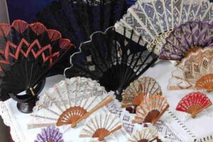 Ya puede visitarse la exposición de la asociación de encajeras 'El Torreón' 2 Ya puede visitarse la exposición de la asociación de encajeras 'El Torreón' 2