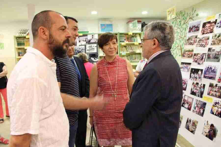 Se inaugura la exposición fotográfica del colegio 'Jesús Ruiz' por su 50 Aniversario 1