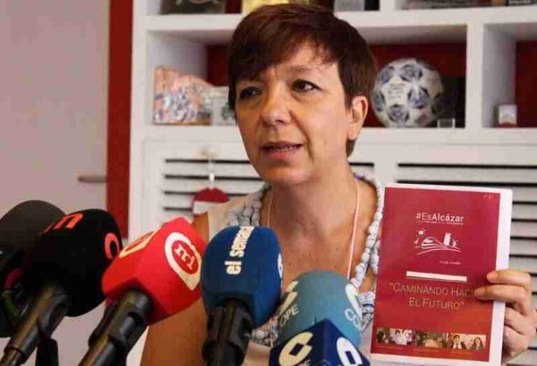 El Ayuntamiento lanza una nueva publicación informativa con la imagen de #EsAlcázar