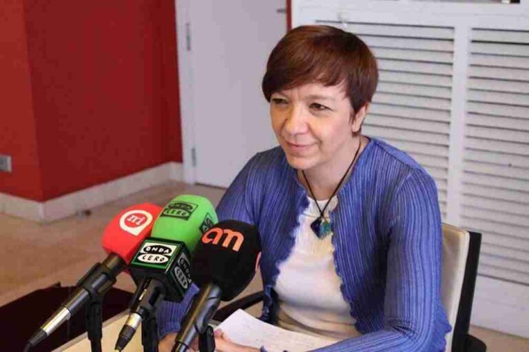 La alcaldesa habló a los medios sobre Aguas de Alcázar