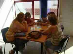 Dieciséis parejas participan en el Campeonato de Parchís de Feria 1