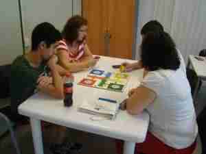 Dieciséis parejas participan en el Campeonato de Parchís de Feria 5