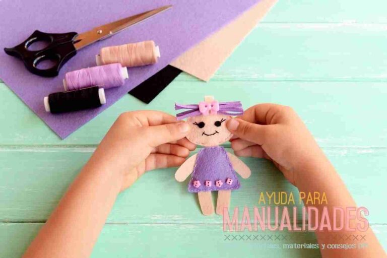 Como hace una muñeca de fieltro