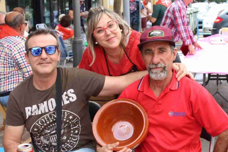 La Feria de Día comenzó en la Plaza de España con una alta participación y muy buen ambiente