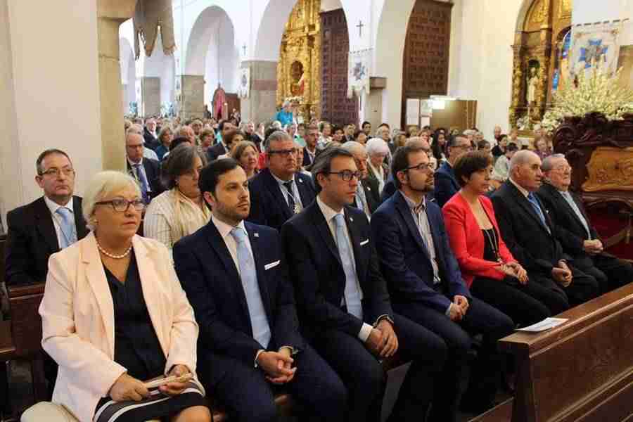 Flores, recuerdo a los alcazareños ausentes y procesión en las Fiestas en honor de la Virgen del Rosario 10