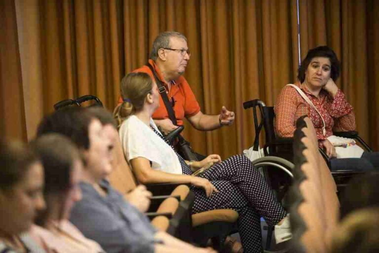 El Hospital Mancha Centro, sede de la unión entre profesionales, pacientes y asociaciones que luchan contra la Esclerosis Múltiple