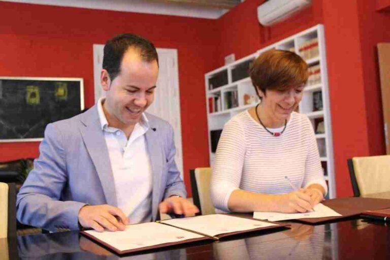 Alcázar y Herencia formalizan el convenio del Rondadías para completar 2019-2020