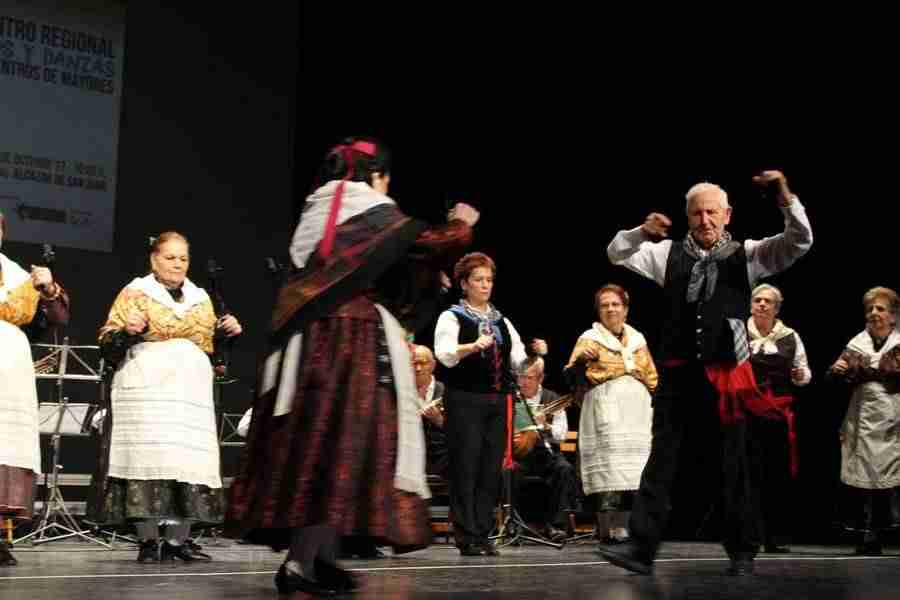 El II Encuentro Regional de Coros y Danzas de Centros de Mayores contó con 450 participantes 2 El II Encuentro Regional de Coros y Danzas de Centros de Mayores contó con 450 participantes 2