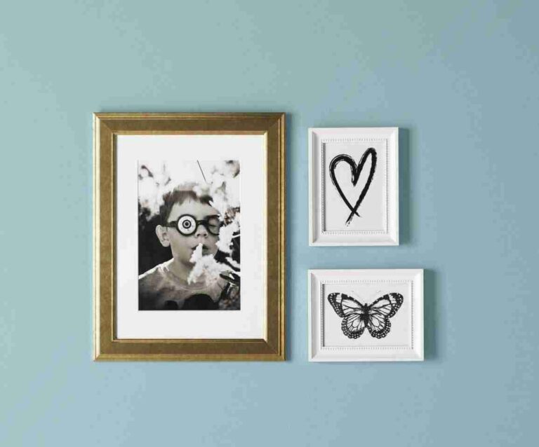 Decoración de paredes con cuadros del catálogo de IKEA