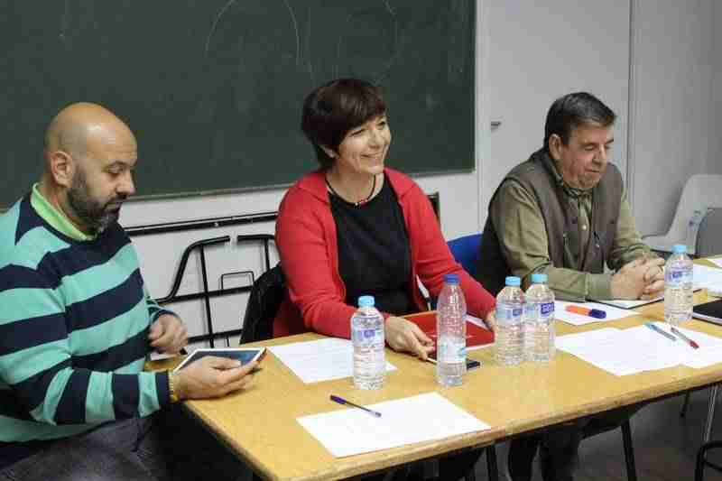 Rosa Melchor participa en la asamblea de la asociación de vecinos del barrio 'El Santo' 2