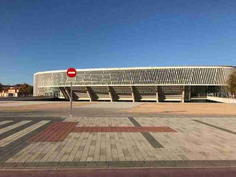 Campaña informativa sobre las zonas de entrada al Pabellón Vicente Paniagua