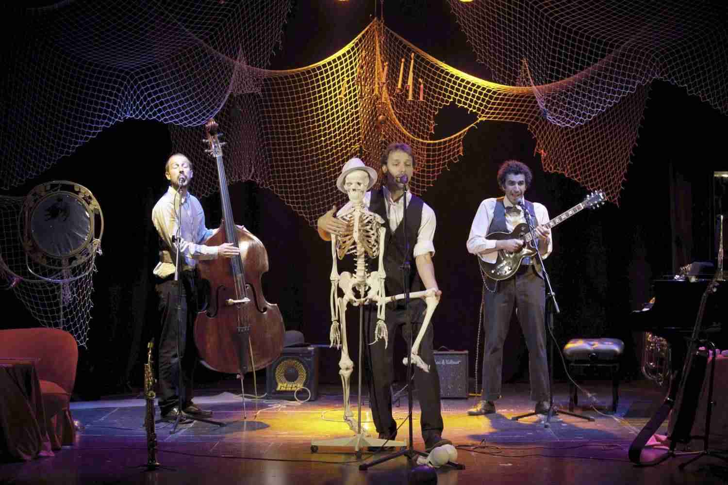 Madrid arranca la Navidad con el Pasacalles de Luz 2