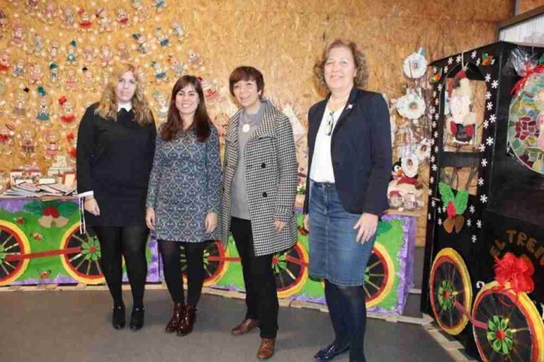 Creatividad y originalidad en el tradicional mercadillo navideño del Centro Frida Kahlo