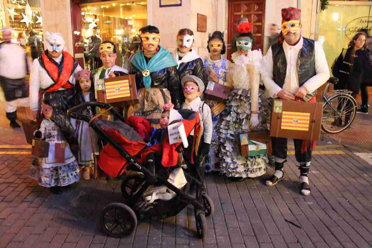El Carnaval más popular llenó las calles de Alcázar de colorido y diversión 2