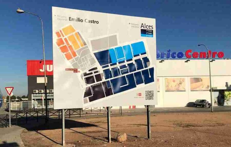 Los polígonos Alces y Emilio Castro cuentan con 7 nuevos paneles informativos