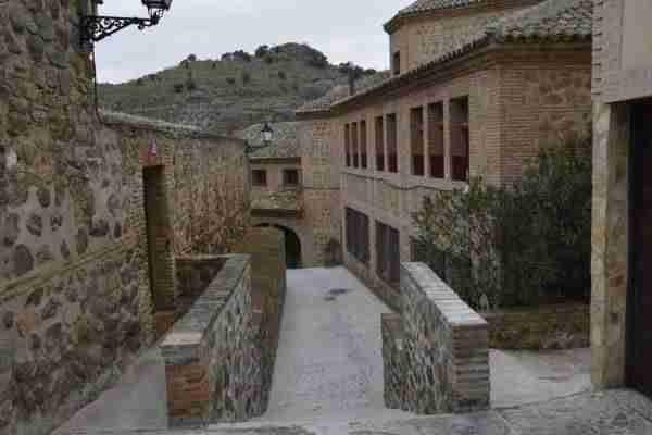 El callejón de San Lucas estrena pavimento con el que se mejora la entrada de escolares al colegio público ‘San Lucas y María’ 2 05 Inés Sandoval_visita San Lucas