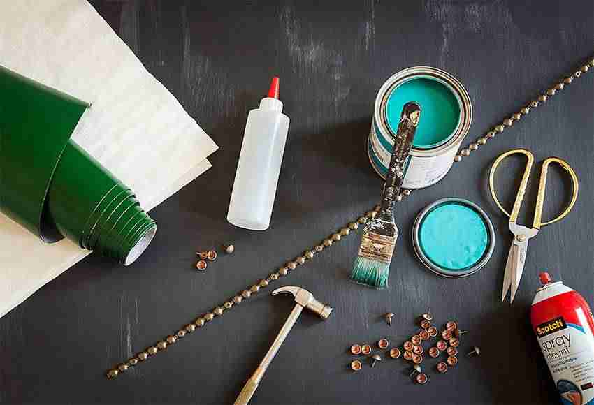 DIY: Tapizar una puerta y decorarla con tachuelas para renovarla 1