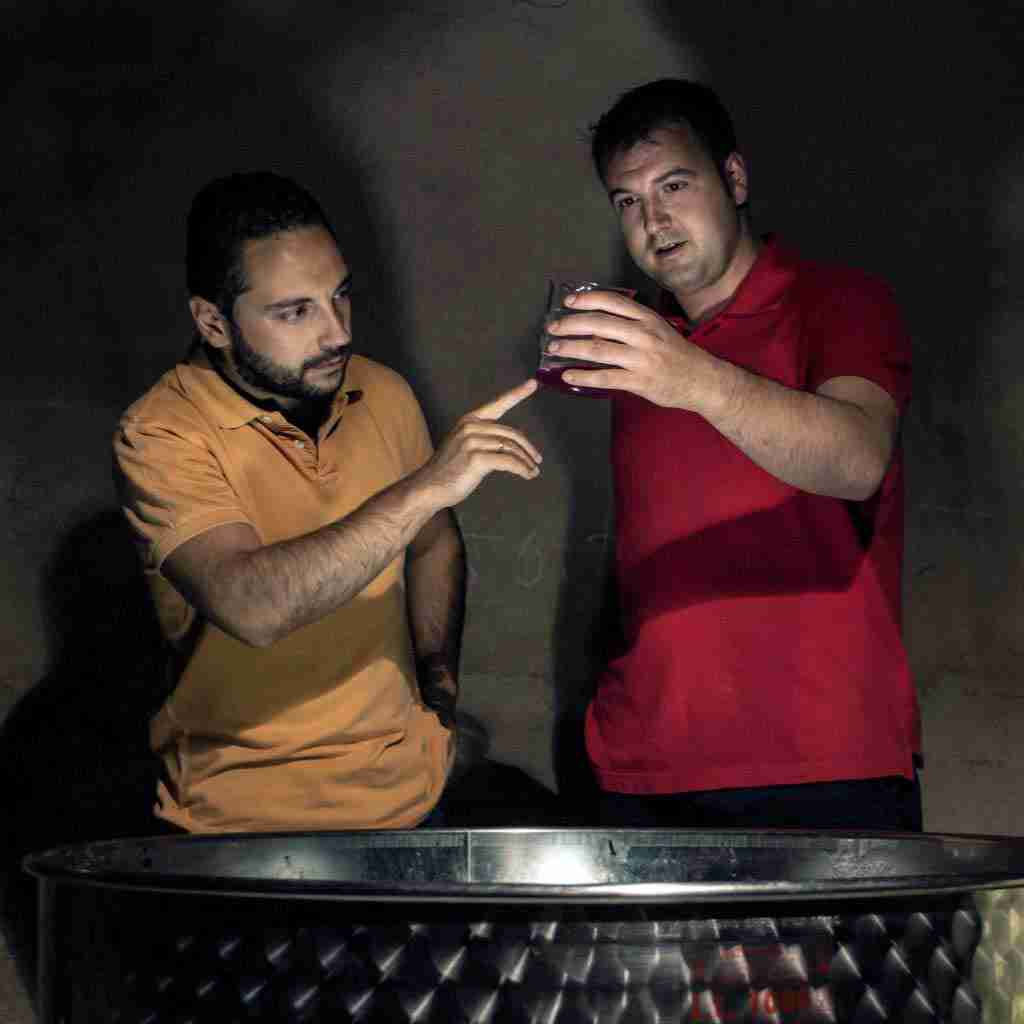 Los jóvenes emprendedores de la empresa Garagewine participan en el Concurso Generación Agro de Castilla –La Mancha Media 2 Los jóvenes emprendedores de la empresa Garagewine participan en el Concurso Generación Agro de Castilla –La Mancha Media 2