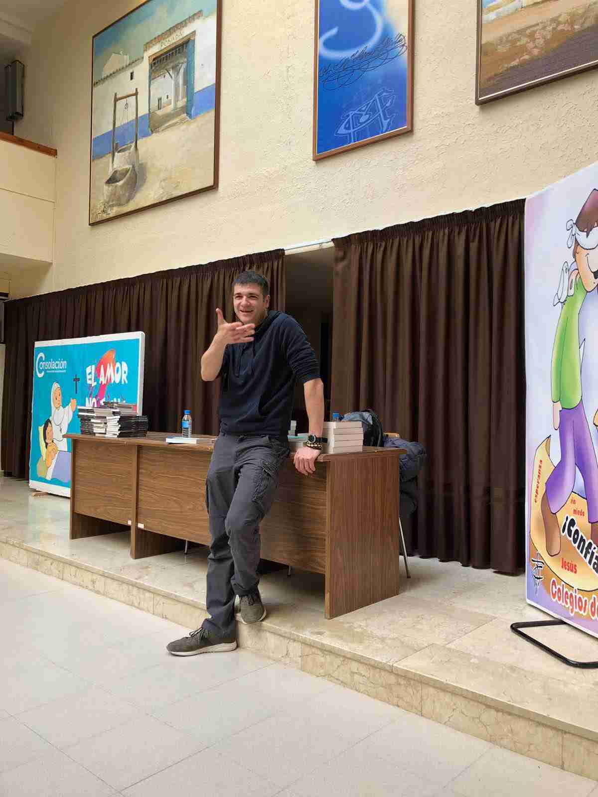 El escritor Eloy Moreno realiza una interesante visita en el Colegio Ntra. Sra. de la Consolación 2 El escritor Eloy Moreno realiza una interesante visita en el Colegio Ntra. Sra. de la Consolación 2