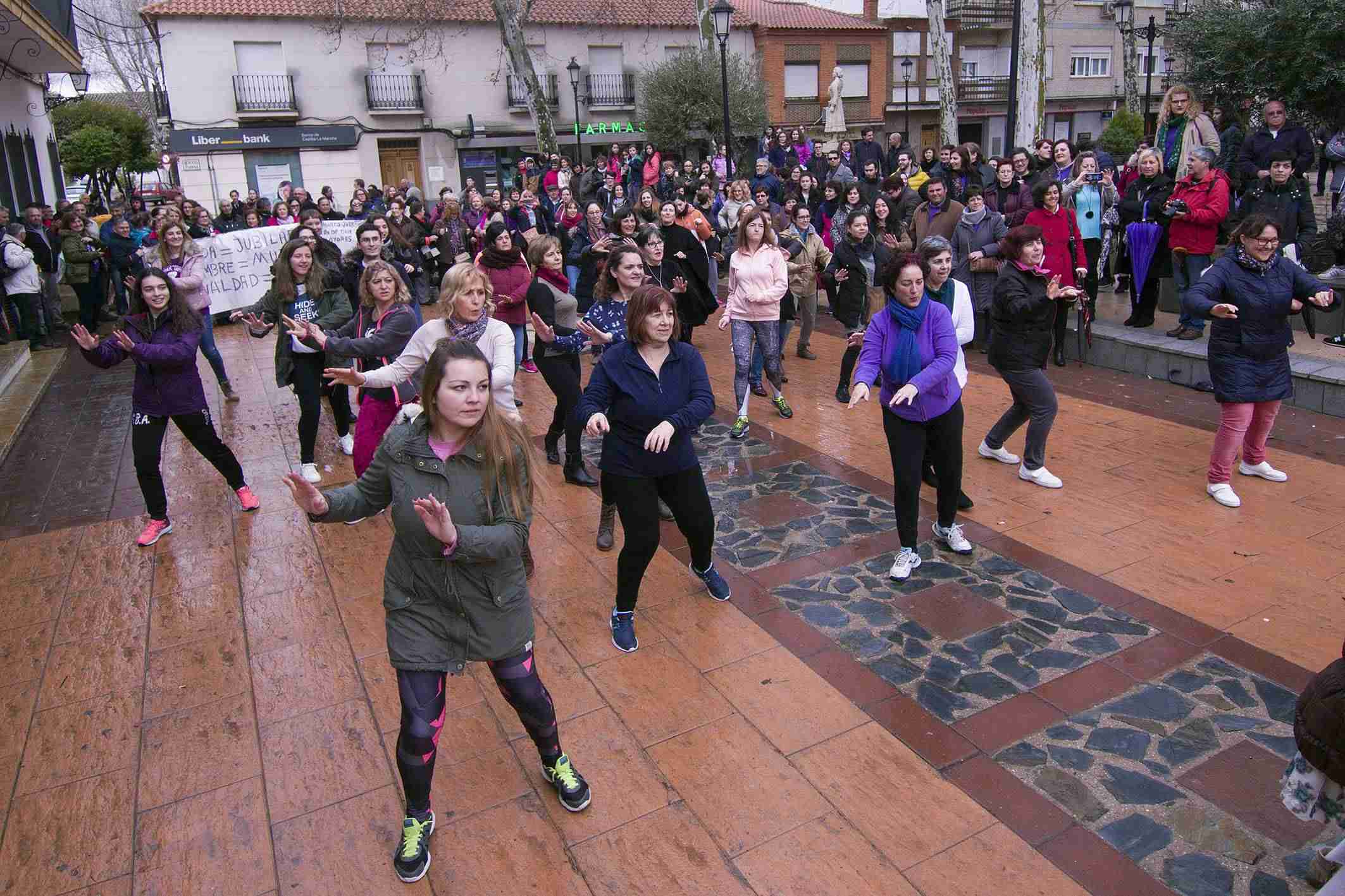 Argamasilla de Alba conmemora el 8M con una concentración por la igualdad 6