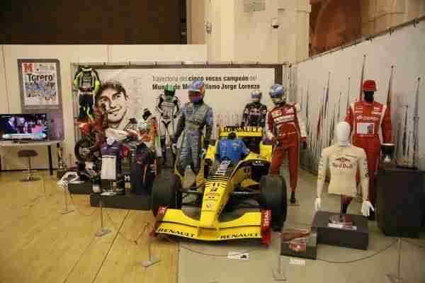 04_museo_deporte  - 1520625191 293 la alcaldesa inaugura la exposicion leyendas del deporte que se podra visitar en el centro cultural san marcos hasta el 22 de abril -