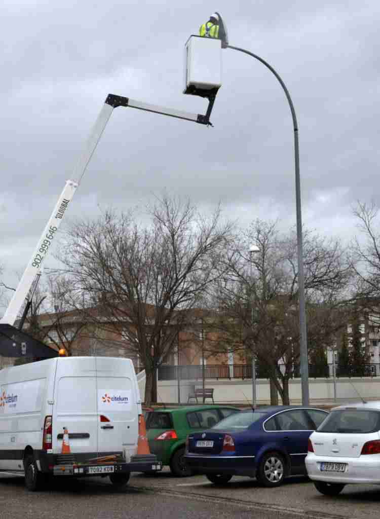 finaliza en el barrio del Polígono la renovación de 10.000 lámparas del alumbrado