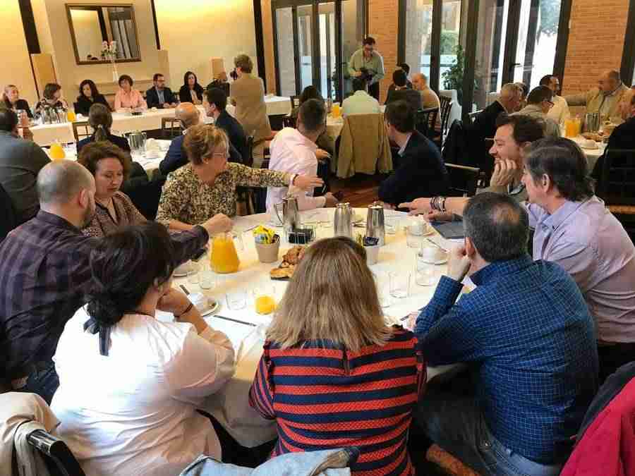 La alcaldesa de Alcázar mantiene una reunión con los empresarios de la ciudad para escuchar sus peticiones 1 La alcaldesa de Alcázar mantiene una reunión con los empresarios de la ciudad para escuchar sus peticiones 1