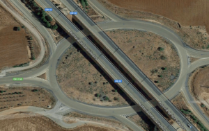 Alcázar de San Juan dará la bienvenida en los visitantes en la rotanda próxima a la salida 89 de la Autovía de los Viñedos. 1