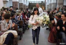 La periodista Isabel Lobo pidió licencia a la patrona de Alcázar para cantar los "Mayos" 1 La periodista Isabel Lobo pidió licencia a la patrona de Alcázar para cantar los "Mayos" 1