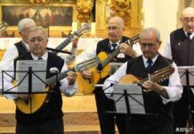 La periodista Isabel Lobo pidió licencia a la patrona de Alcázar para cantar los "Mayos" 3 La periodista Isabel Lobo pidió licencia a la patrona de Alcázar para cantar los "Mayos" 3