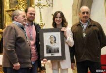 La periodista Isabel Lobo pidió licencia a la patrona de Alcázar para cantar los "Mayos" 5 La periodista Isabel Lobo pidió licencia a la patrona de Alcázar para cantar los "Mayos" 5